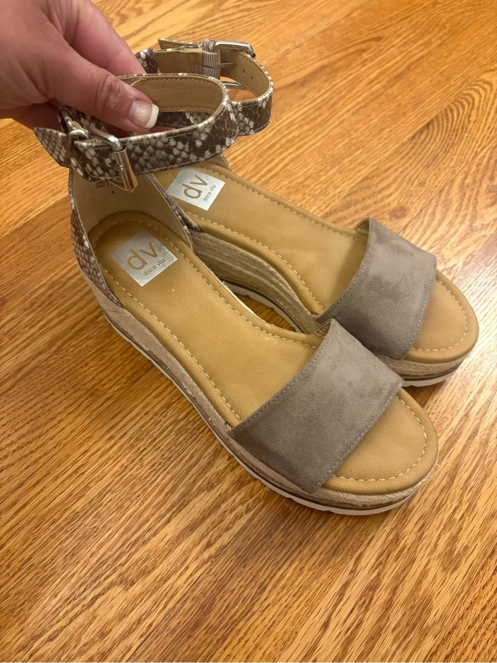 Dolce Vita Wedge Espadrille Sandal 6.5 Gray Suede Snake Print Ankle Strap